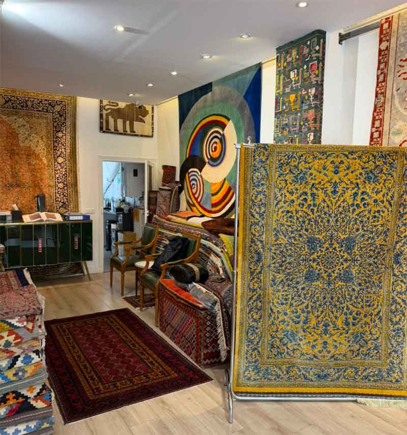 L'Atelier ALSACETAPIS : Restauration, réparation et nettoyage de tapis d’Orient sur Strasbourg (67) et les alentours.. Restauration Artisanale à la Main : Réparation des franges de tapis. Réparation des lisières de tapis. Traitement des trames de tapis. Relainage de tapis. Raviement des couleurs de tapis. Traitement des mites de tapis. Dépoussiérage et dessablage de tapis. La Nettoyage artisanale à l’ancienne exclusivement à la main : lavage, nettoyage de tapis.  Intervention sur Strasbourg et les alentours. L'Atelier Alsacetapis