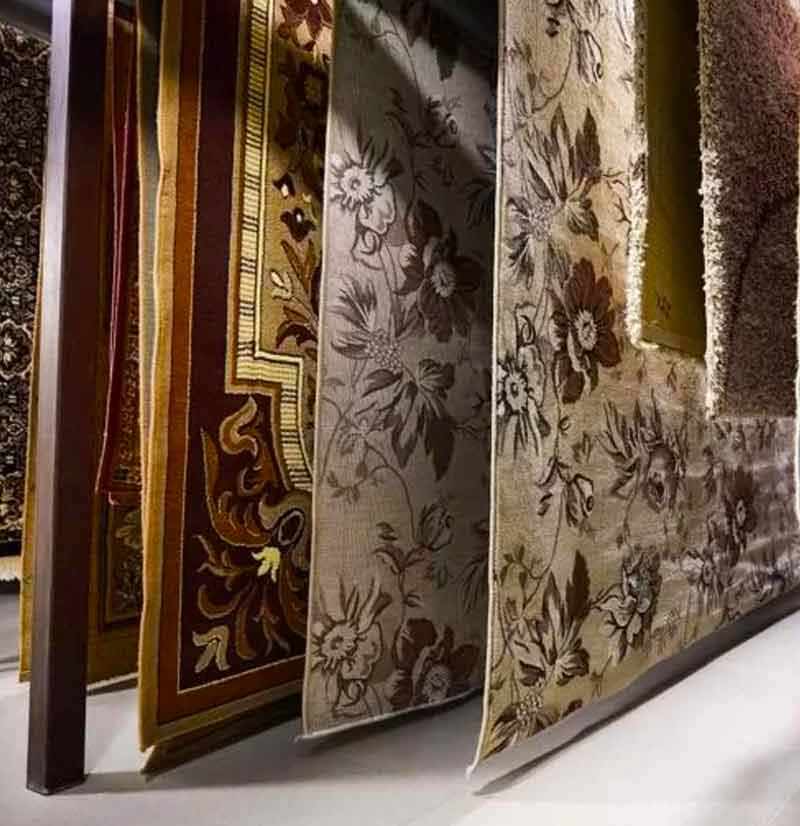 Nettoyage de tapis - L'Atelier ALSACETAPIS  sur Strasbourg (67) et les alentours : Dépoussiérage, déssablage, fixation des couleurs des tapis anciens, nettoyage artisanal de tapis à la main, désinfection naturelle, séchage contrôlé, Inspection finale .  Rénovation de tapis après les dégâts des animaux, mites ...  Intervention sur sur Strasbourg (67) et les alentours. L'Atelier Alsacetapis
