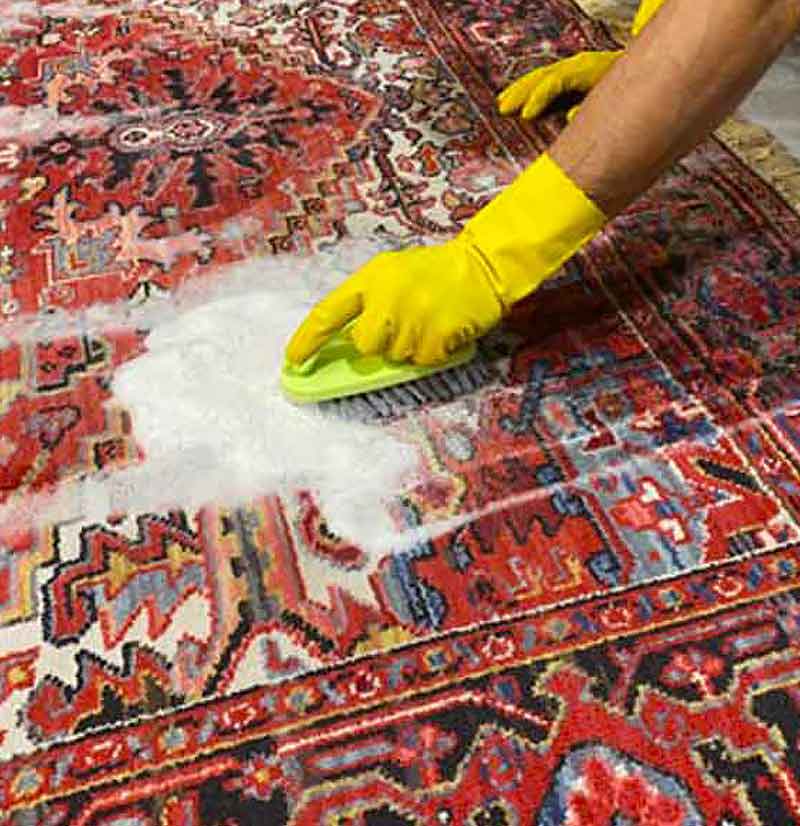 Nettoyage de tapis - L'Atelier ALSACETAPIS  sur Strasbourg (67) et les alentours : Dépoussiérage, déssablage, fixation des couleurs des tapis anciens, nettoyage artisanal de tapis à la main, désinfection naturelle, séchage contrôlé, Inspection finale .  Rénovation de tapis après les dégâts des animaux, mites ...  Intervention sur sur Strasbourg (67) et les alentours. L'Atelier Alsacetapis