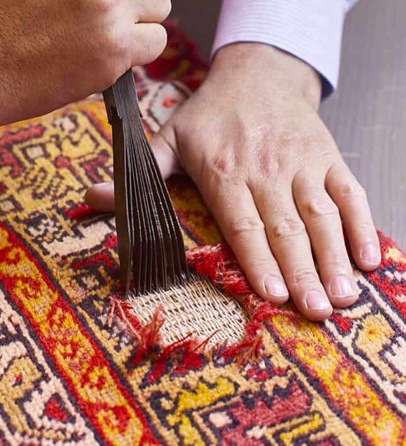 Restauration de tapis - L'Atelier ALSACETAPIS  sur Strasbourg (67) et les alentours: Réparation restauration de tapis et tapisserie : réparation des lisières, restauration des franges de tapis, traitement des trames, resserrage des nœuds de tapis, Relainage de tapiset reconstitution du velours, Création de teinte pour tapis, Ravivement des couleurs de vos tapis. Intervention sur Strasbourg (67) et les alentours. L'Atelier Alsacetapis